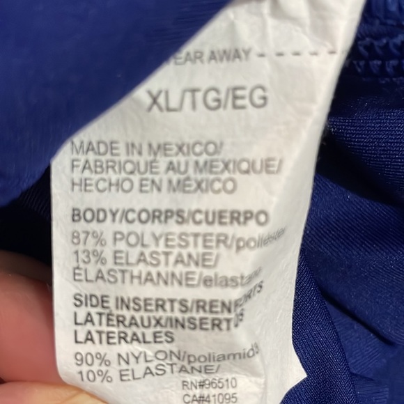 Under Armour Women's HeatGear© Armour Crop Tank - Picture 3 of 3